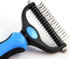 Professionele Ondervacht Kam Voor Hond En Kat S – Hondenborstel – Kattenborstel - Hondenkam –Anti Klit - Haarverwijderaar Voor Huisdieren - Pijnloos - Huisdiervriendelijk – Klittenkam - Voorkomt Haaruitval - Kleine Variant- Black Friday - Sinterklaas -Honden Huis Winkel 1200x1012 2