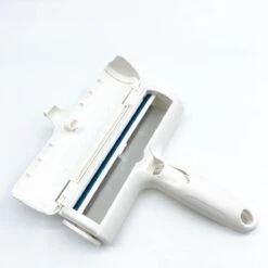 Merkloos Hoogwaardige Huisdierhaar Verwijderaar - Beste Oplossing Tegen Huisdierharen - Hondenhaar Verwijderaar - Kattenhaar Verwijderaar - Pluizenborstel - Haren Verwijderen - Ontharingsborstel - Haarvanger - Wit -Honden Huis Winkel 1200x1200 215