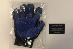 Merkloos Vachtverzorgingshandschoen -Honden Huis Winkel 1200x807