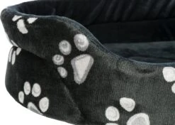 Trixie Hondenmand Jimmy Ovaal Zwart Met Pootprint (44X35 CM) 10 Trixie Hondenmand Jimmy Ovaal Zwart Met Pootprint (44X35 CM) -Honden Huis Winkel 1200x857 1