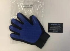 Merkloos Vachtverzorgingshandschoen -Honden Huis Winkel 1200x871