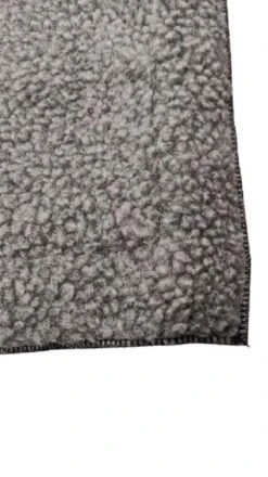 Benchkussen 70x50 Cm. Grijs. Eenvoudig Sheepskin Benchkussen. Geschikt Voor Benches Van 76 Cm. -Honden Huis Winkel 674x1200 2